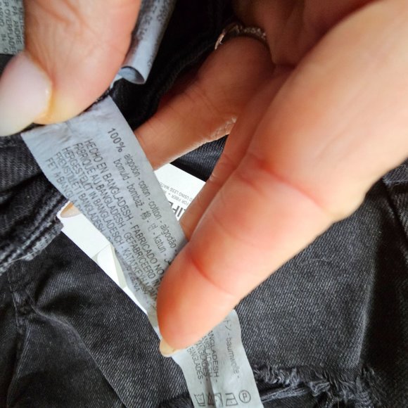 NWT ZARA Black Cut off Mom Jean Shorts size 4 or 36 - Picture 10 of 10